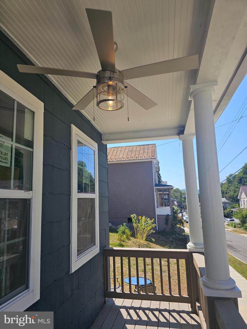 473 Goethe St Property Photo 3