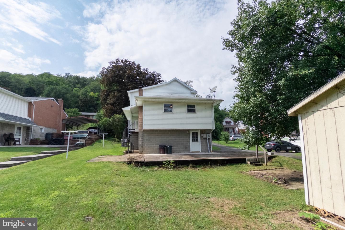 12600 N Cresap St N Property Photo 6