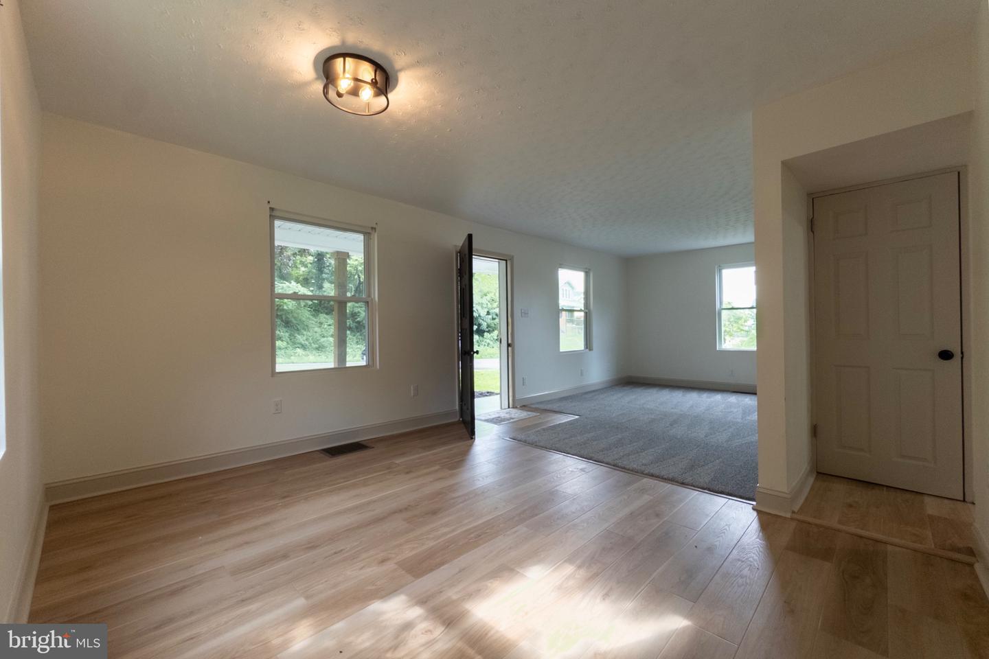 12600 N Cresap St N Property Photo 9