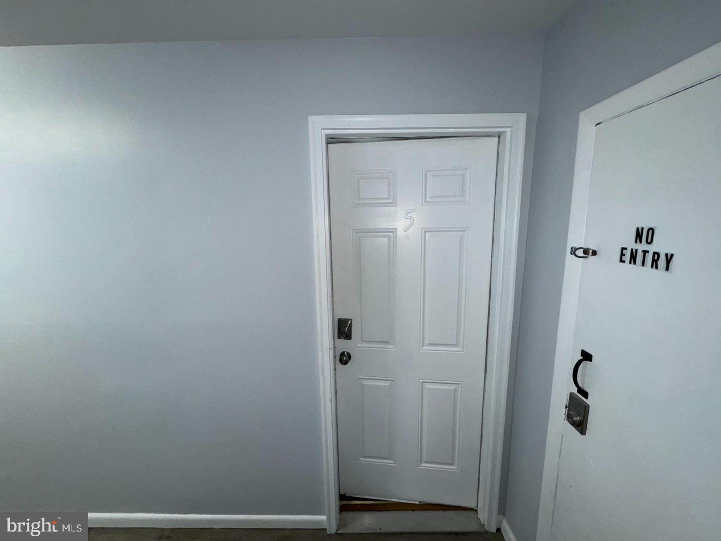12 1/2 S Waverly Ter Property Photo 11