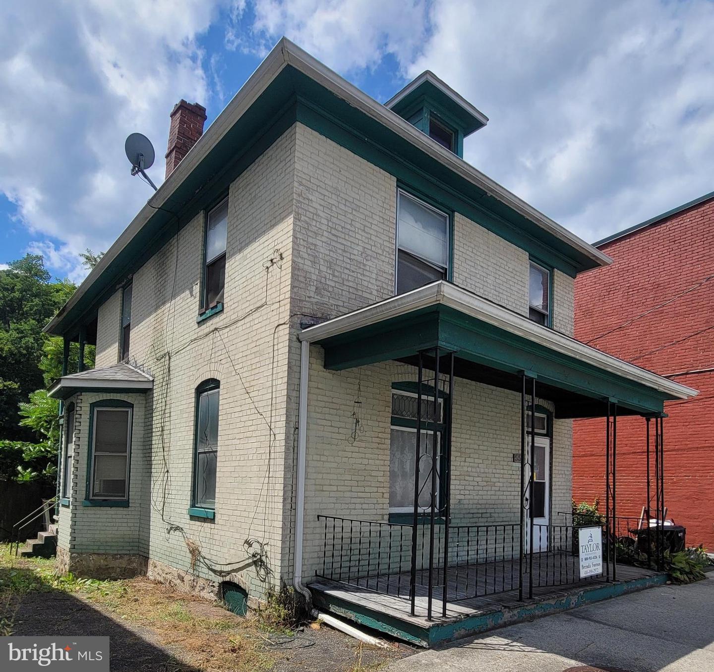 552 N Mechanic St Property Photo 1