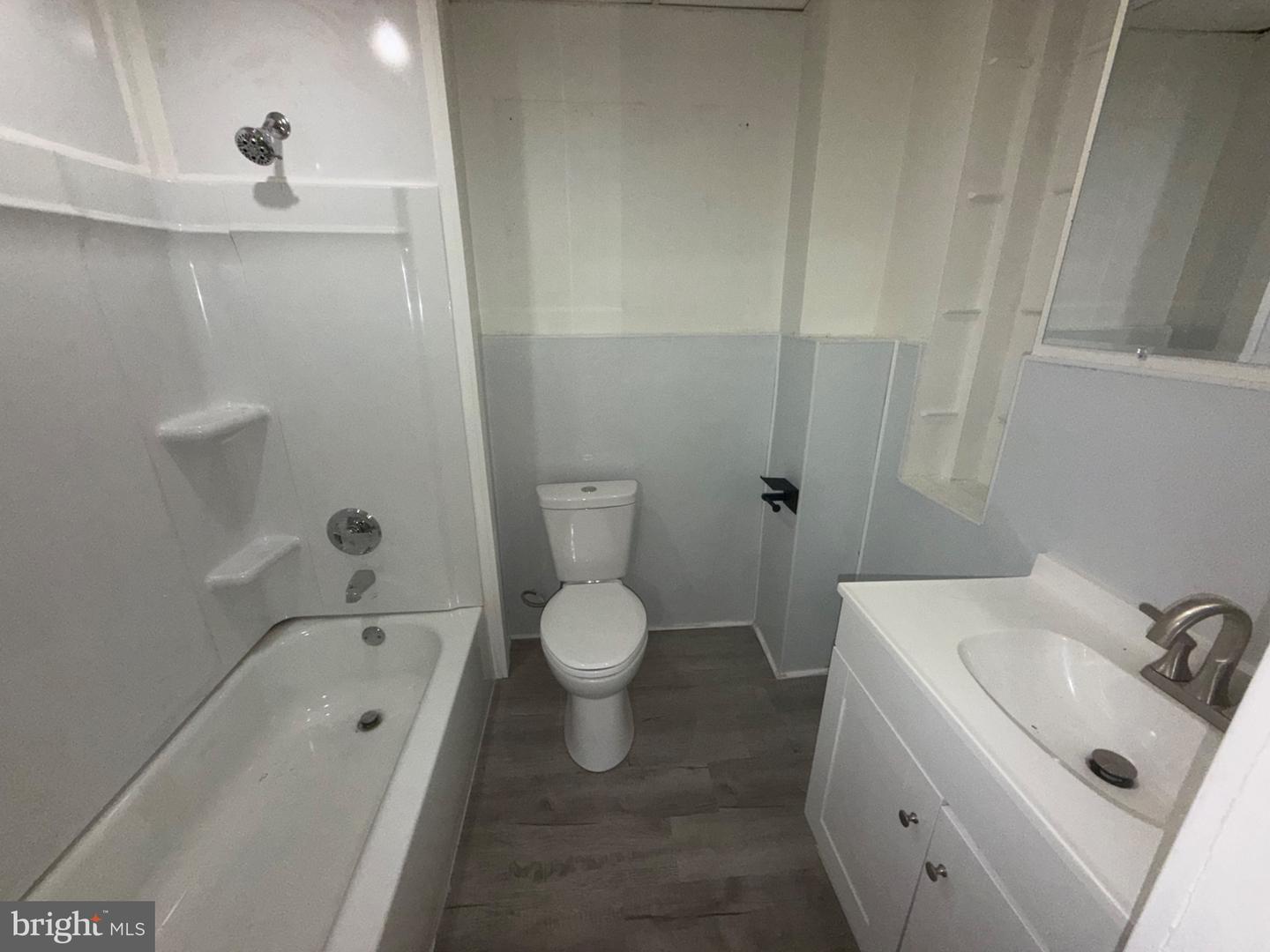 135 Polk St Property Photo 4