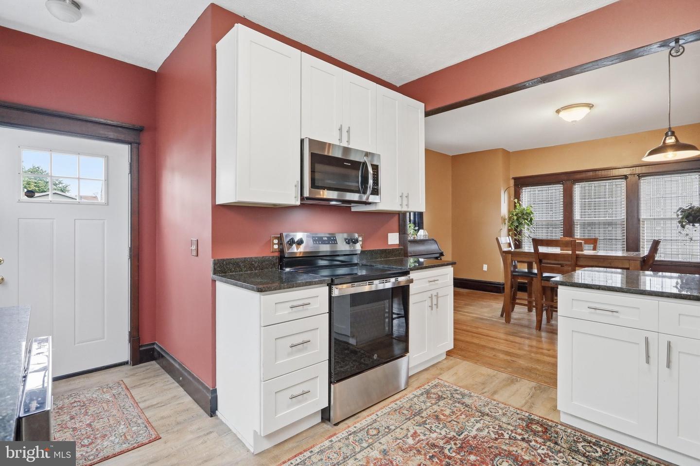 408 Prince George St Property Photo 10