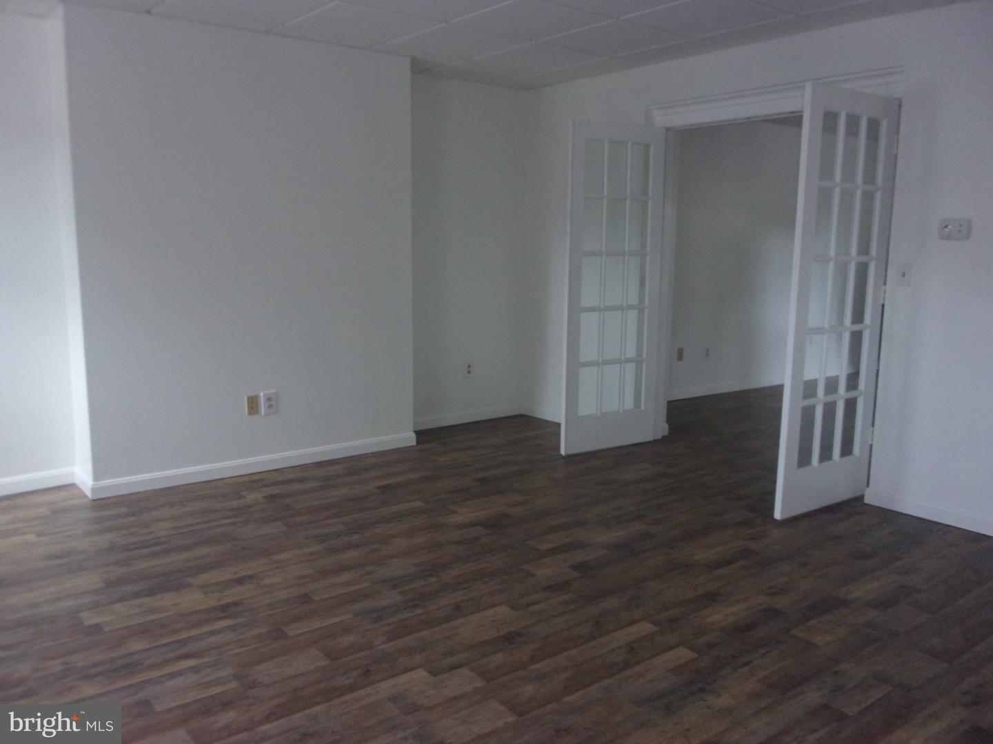 119 S Smallwood St Property Photo 3