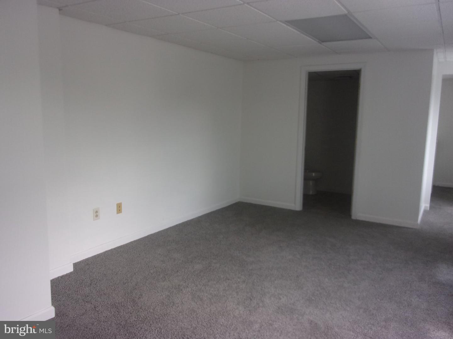 119 S Smallwood St Property Photo 8