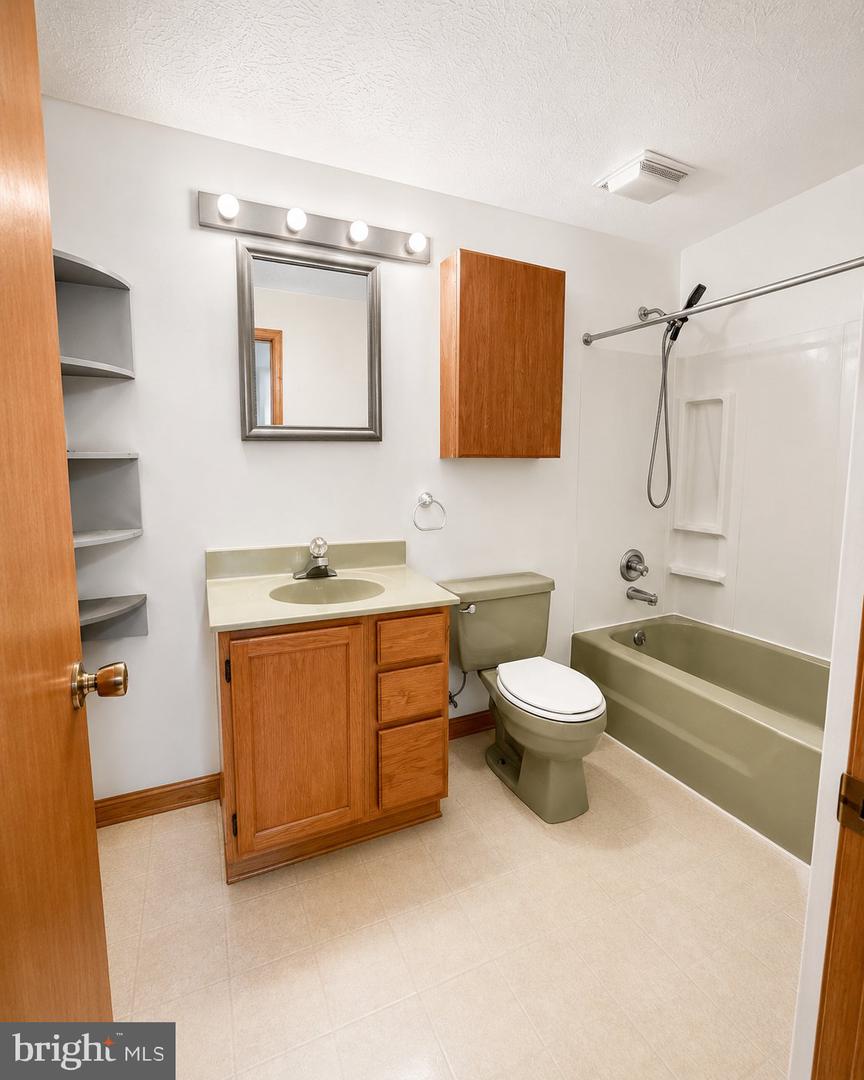 142-144 Green Street Property Photo 8