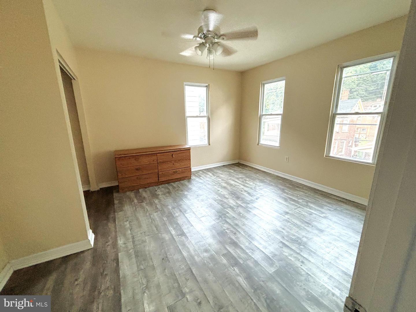 443 Goethe St Property Photo 3