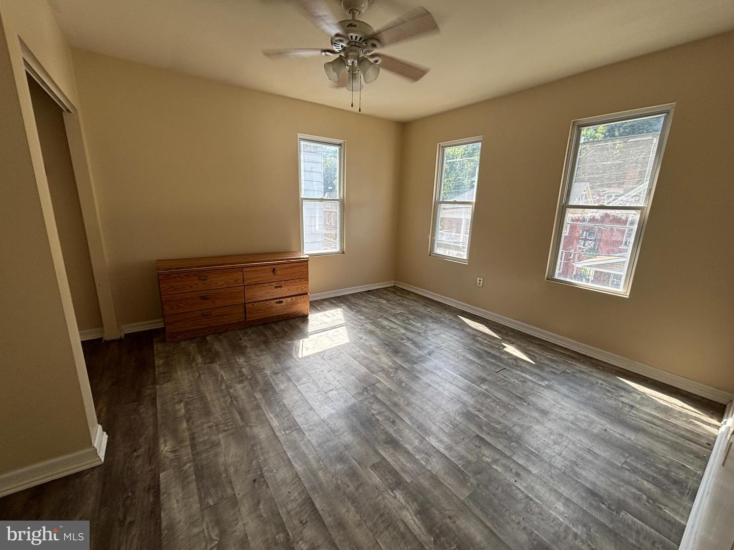 443 Goethe St Property Photo 8