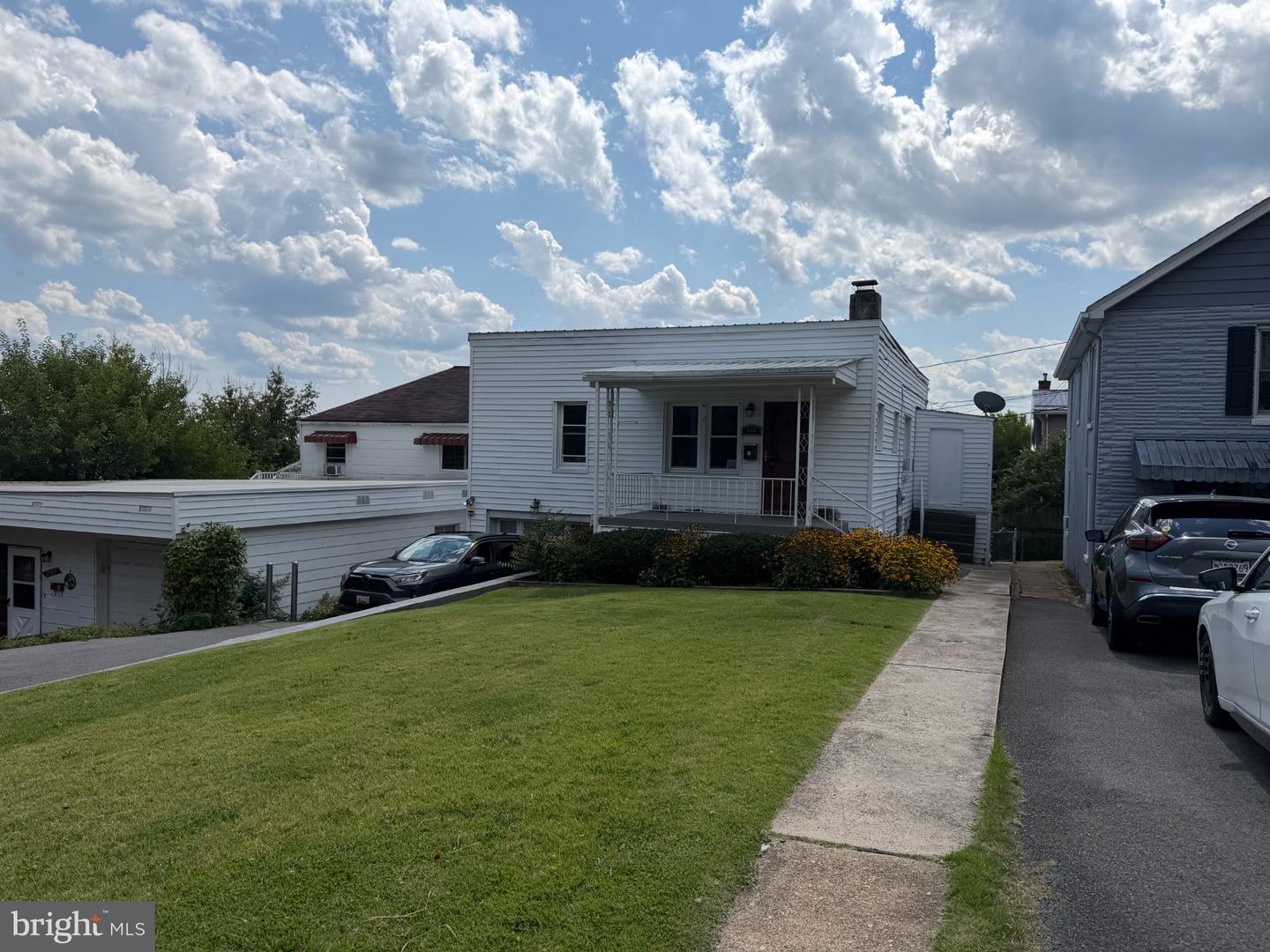 808 ASHLAND AVE Property Photo 1