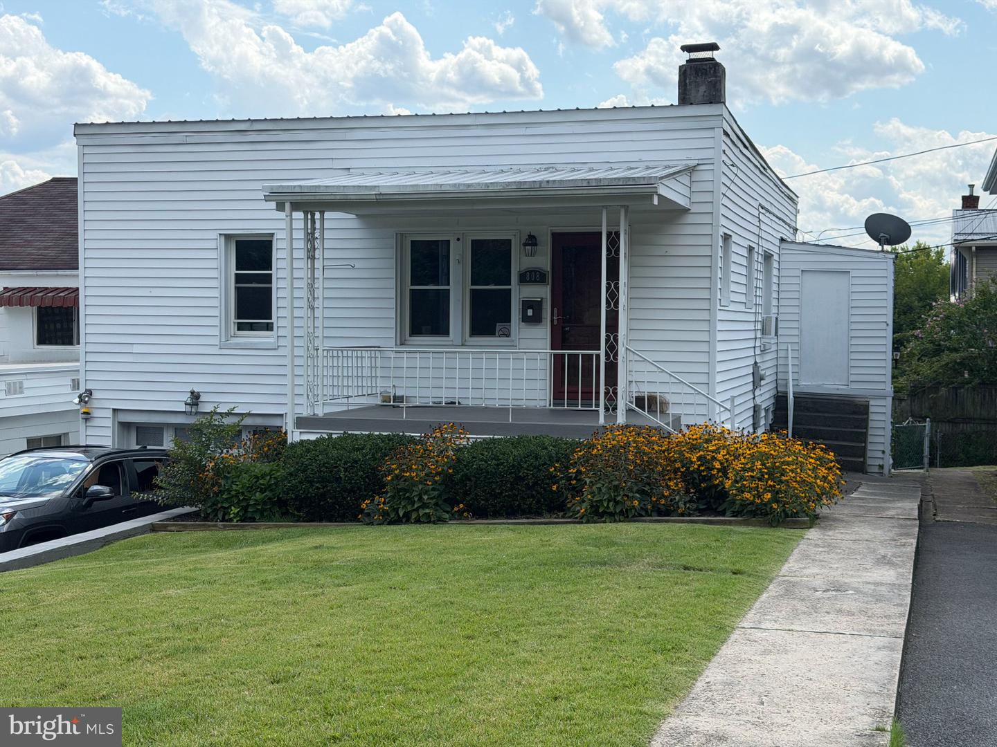 808 Ashland Ave Property Photo 2