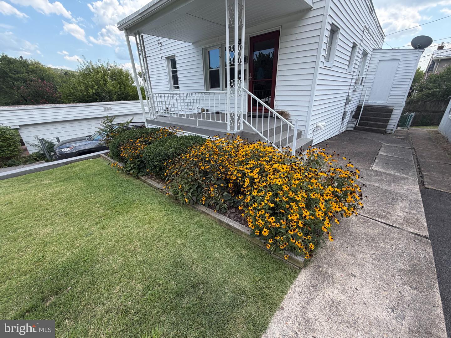 808 Ashland Ave Property Photo 3