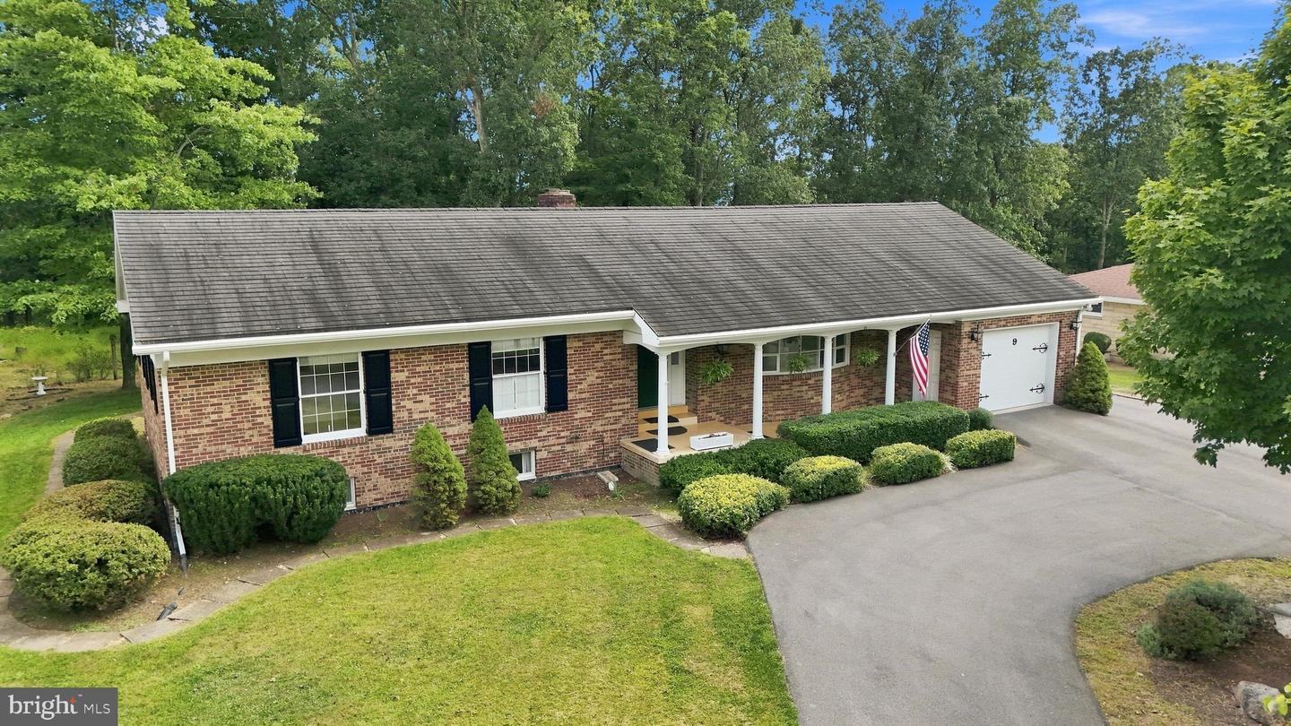 9 Forest Dr Property Photo 6