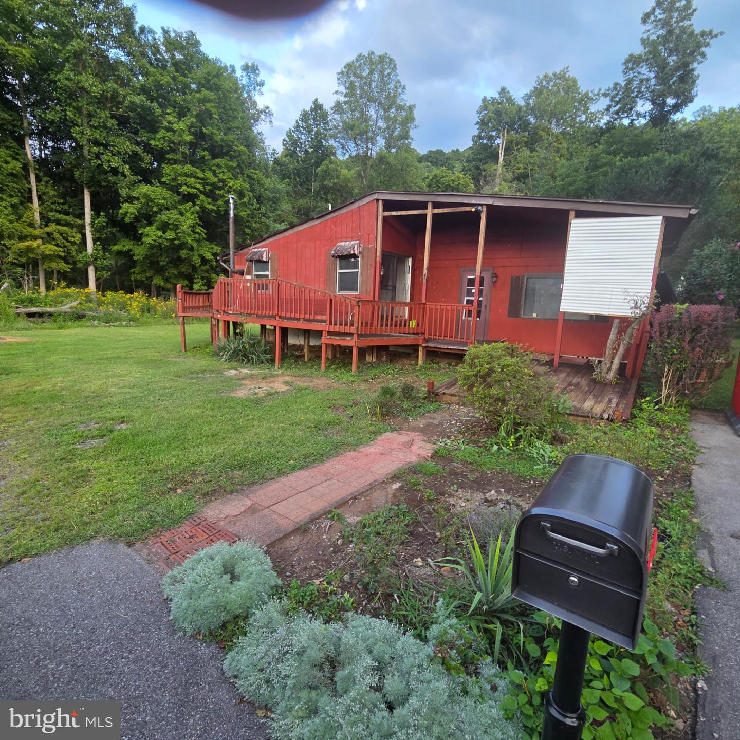 122 Mustaphal Dr Property Photo 1