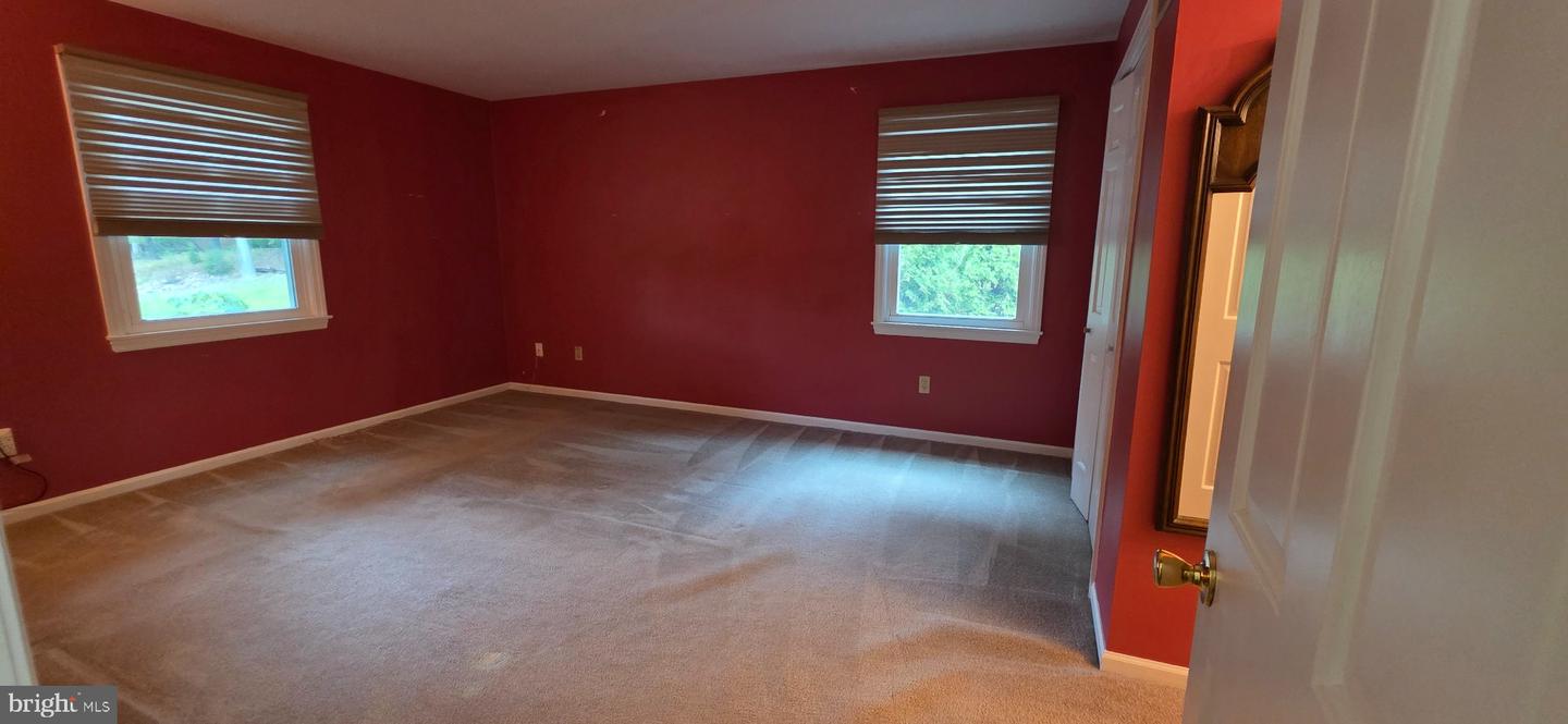 909 Growden Ter Property Photo 12