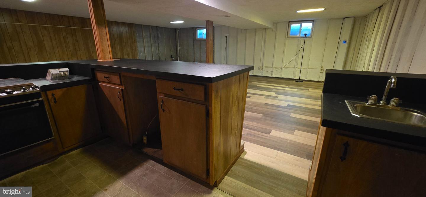 909 Growden Ter Property Photo 19