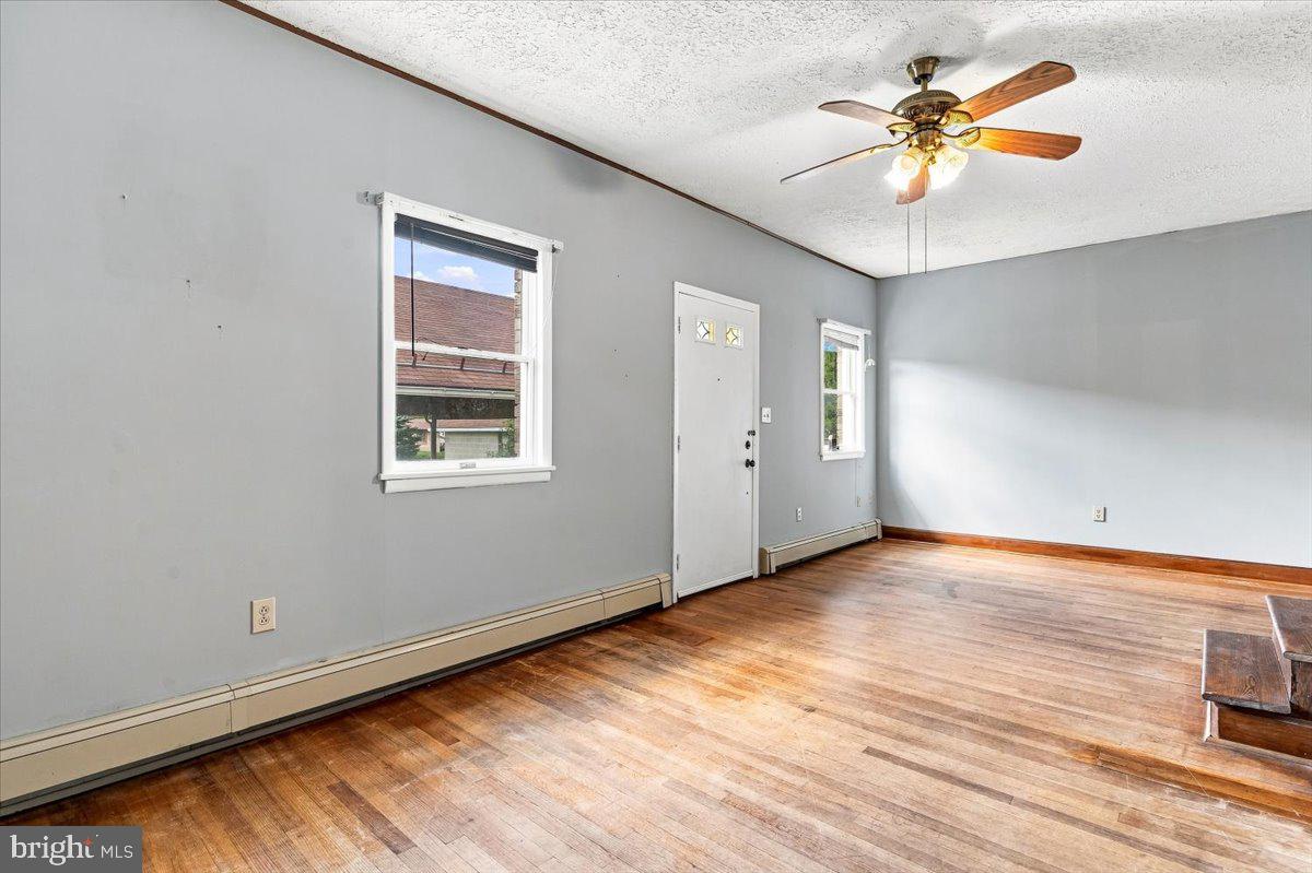 502 Fayette St Property Photo 3