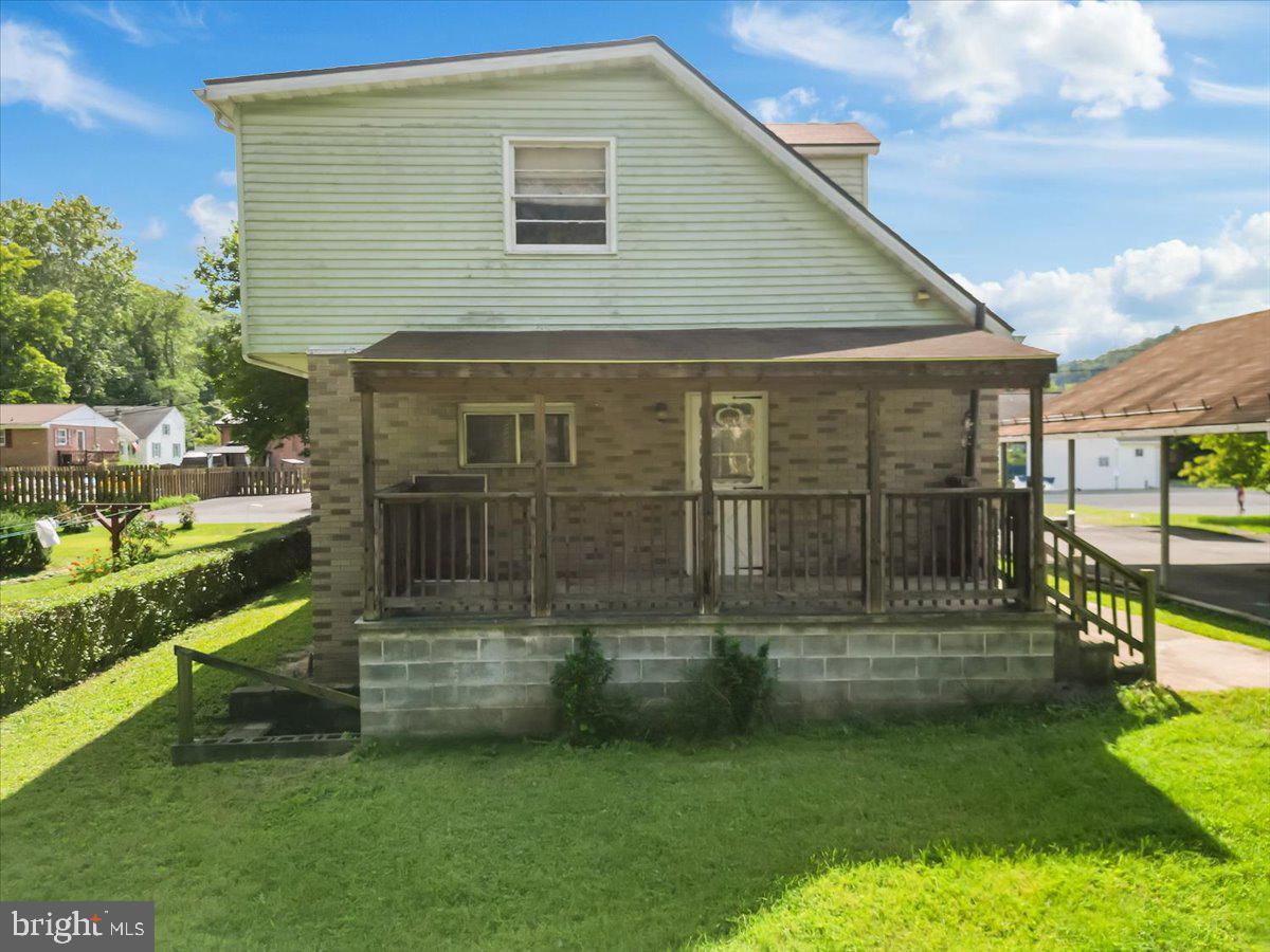 502 Fayette St Property Photo 31