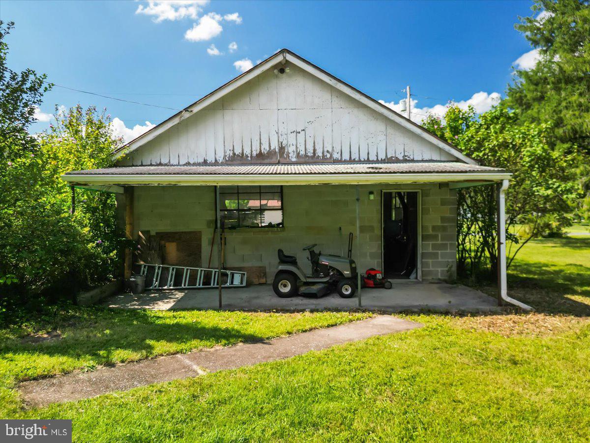 502 Fayette St Property Photo 33