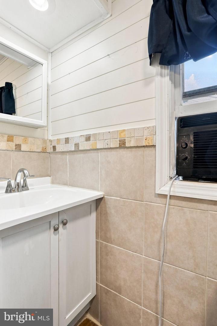 22108 Mcmullen Hwy Sw Property Photo 11