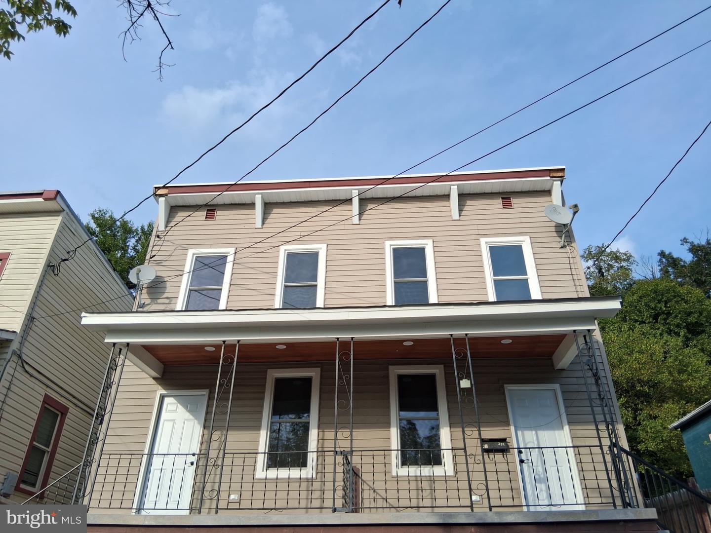 219 INDEPENDENCE ST Property Photo 1
