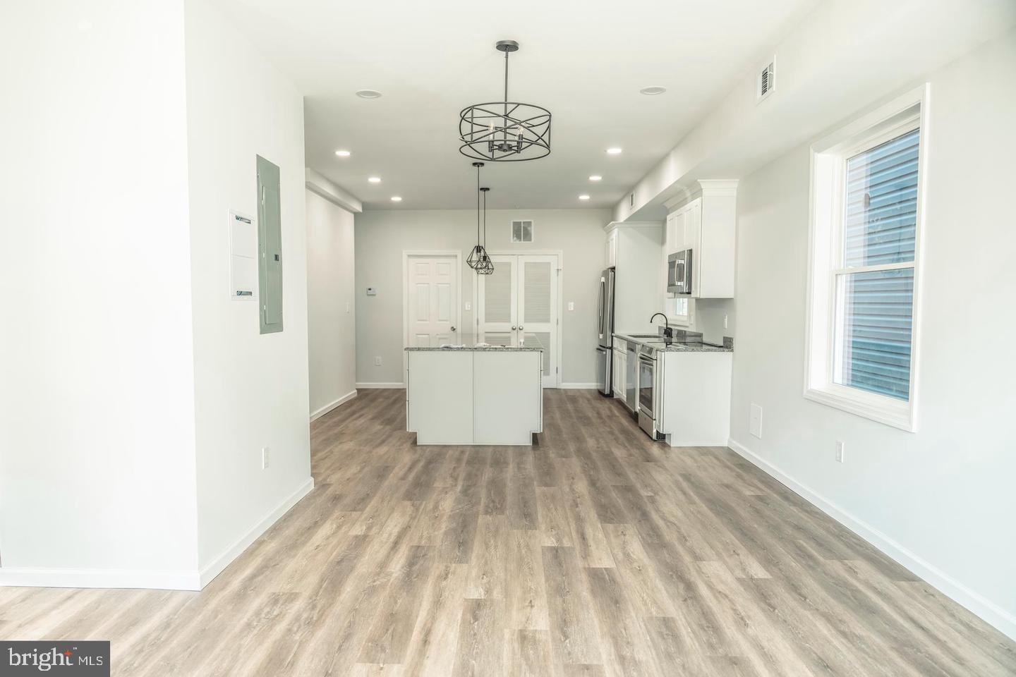 309 Arch Property Photo 20