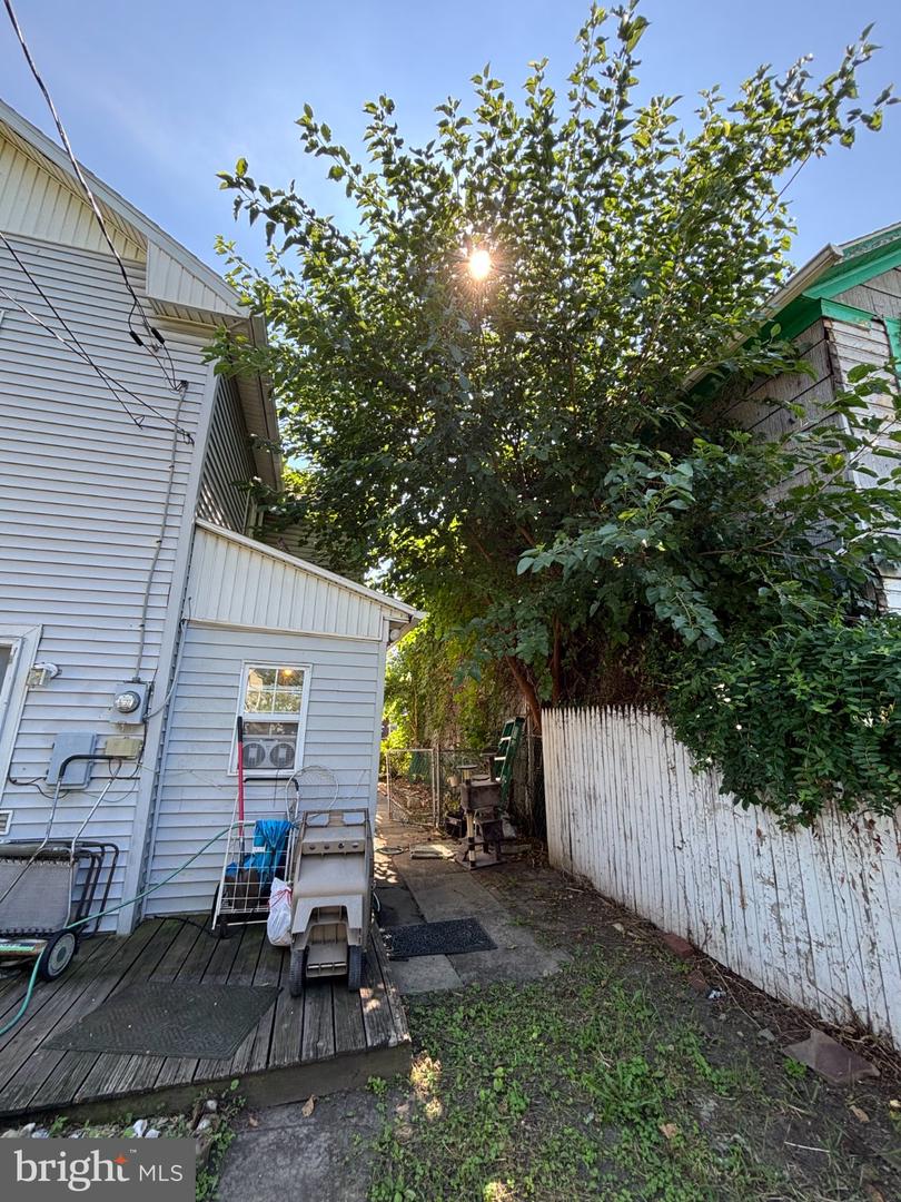 202 E Elder St Property Photo 46
