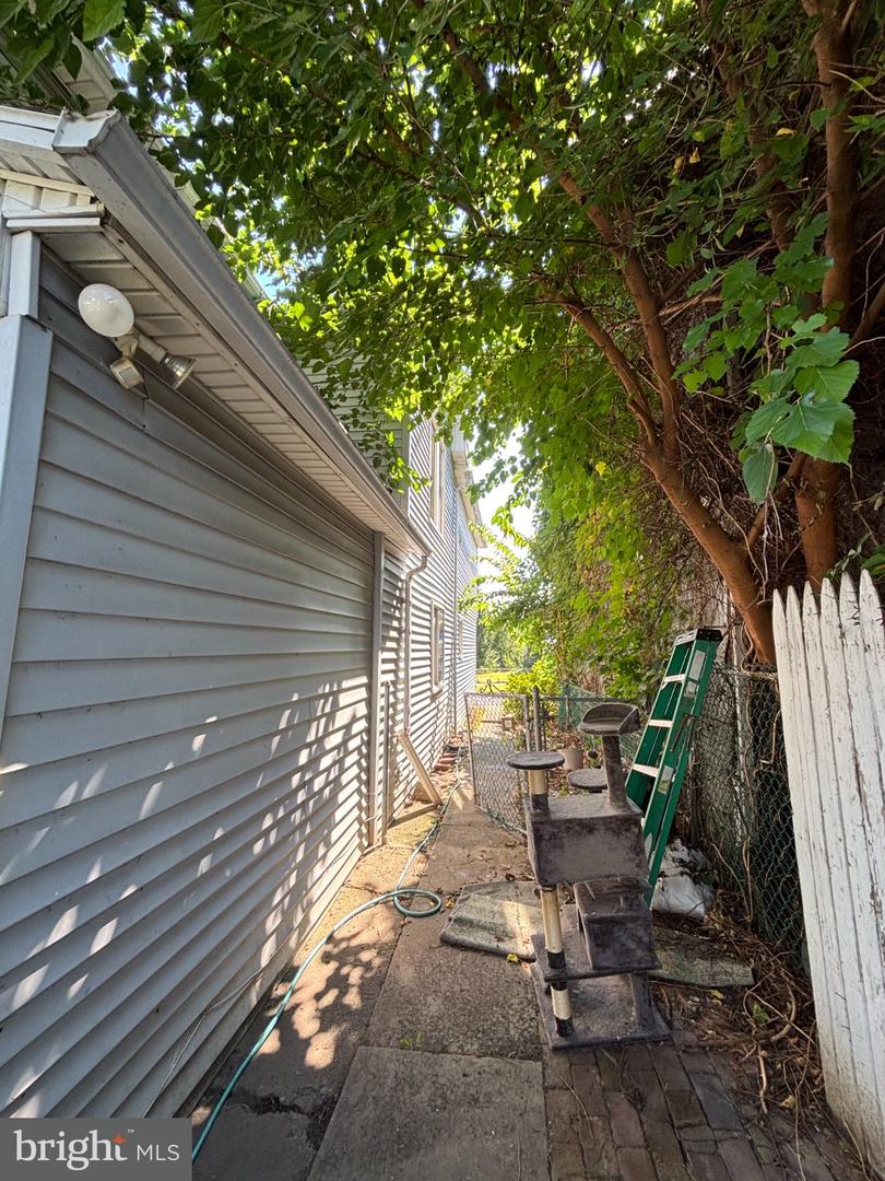 202 E Elder St Property Photo 51