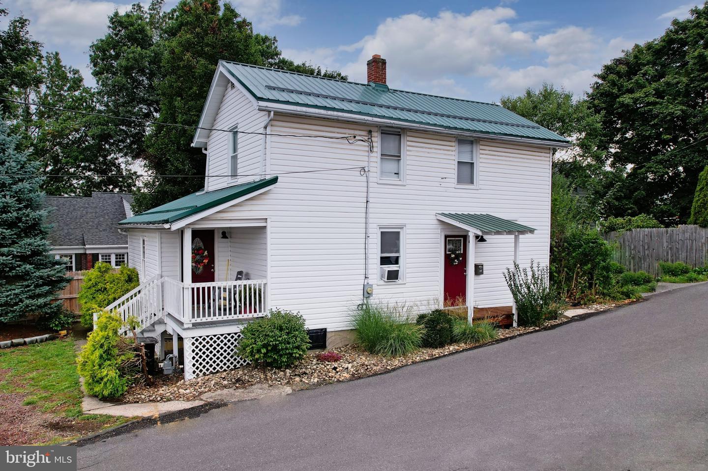 18 Park St Property Photo 1
