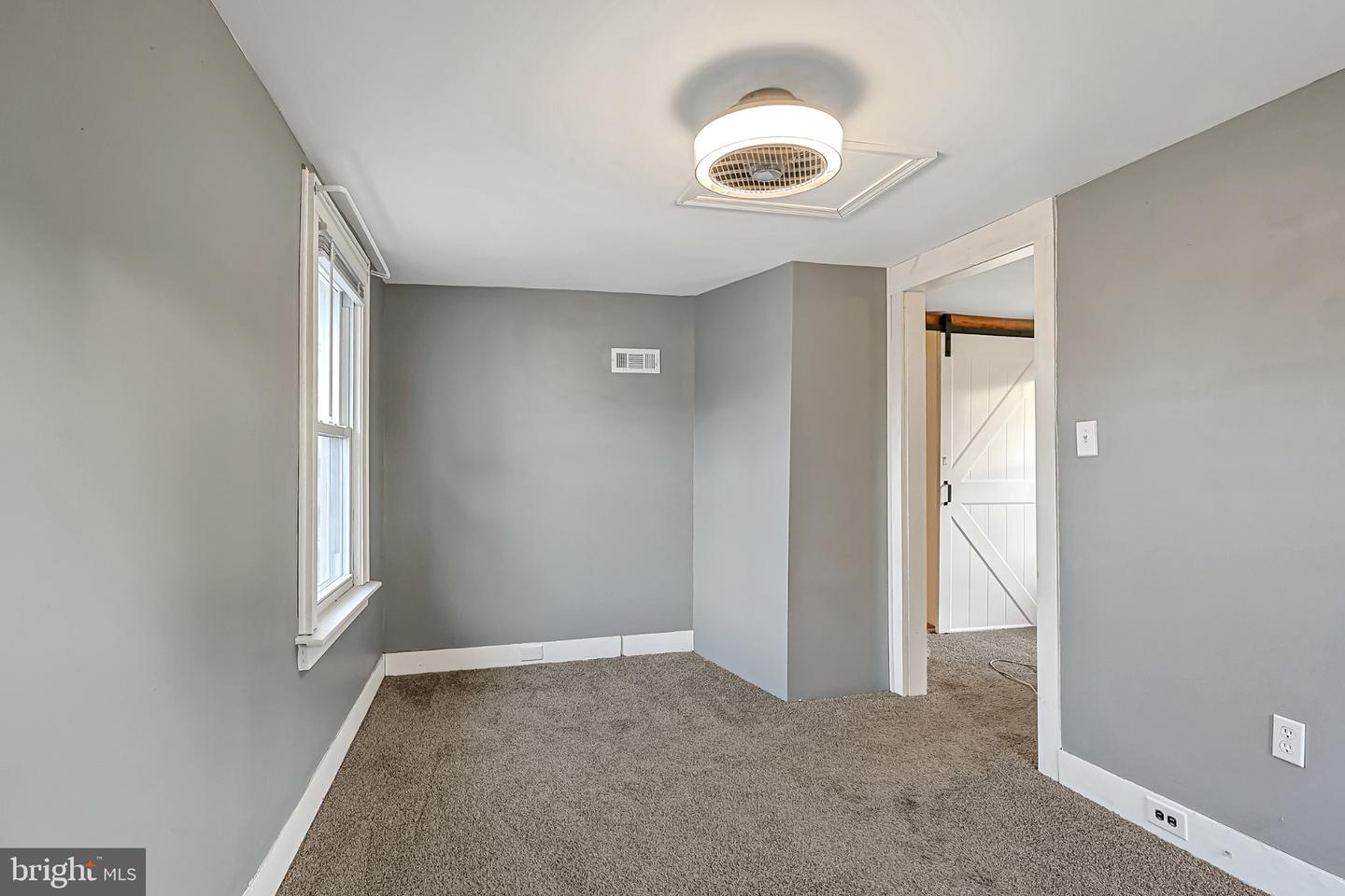 18 Park St Property Photo 21