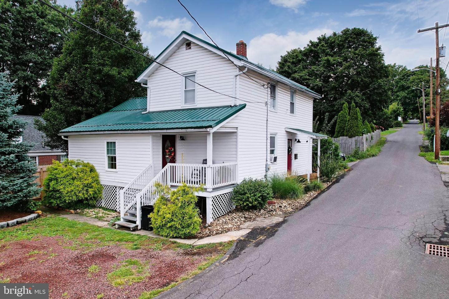 18 Park St Property Photo 28