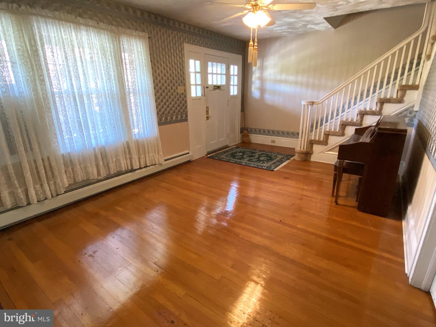 815 Mount Royal Ave Property Photo 3