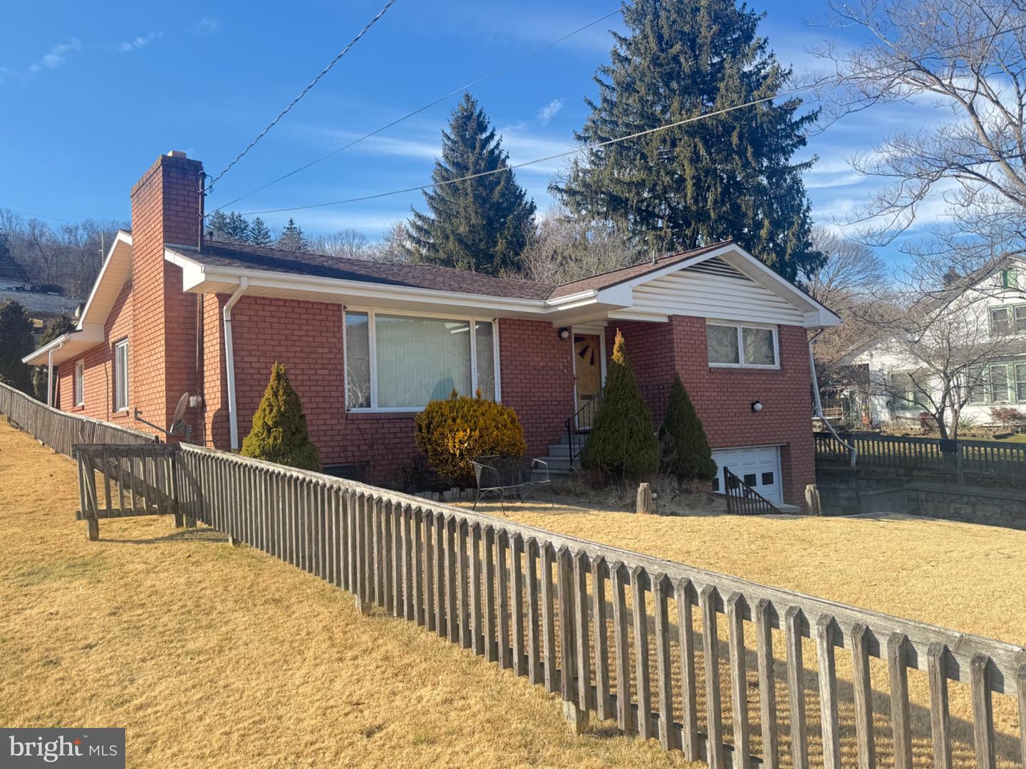 226 Wood St Property Photo 1