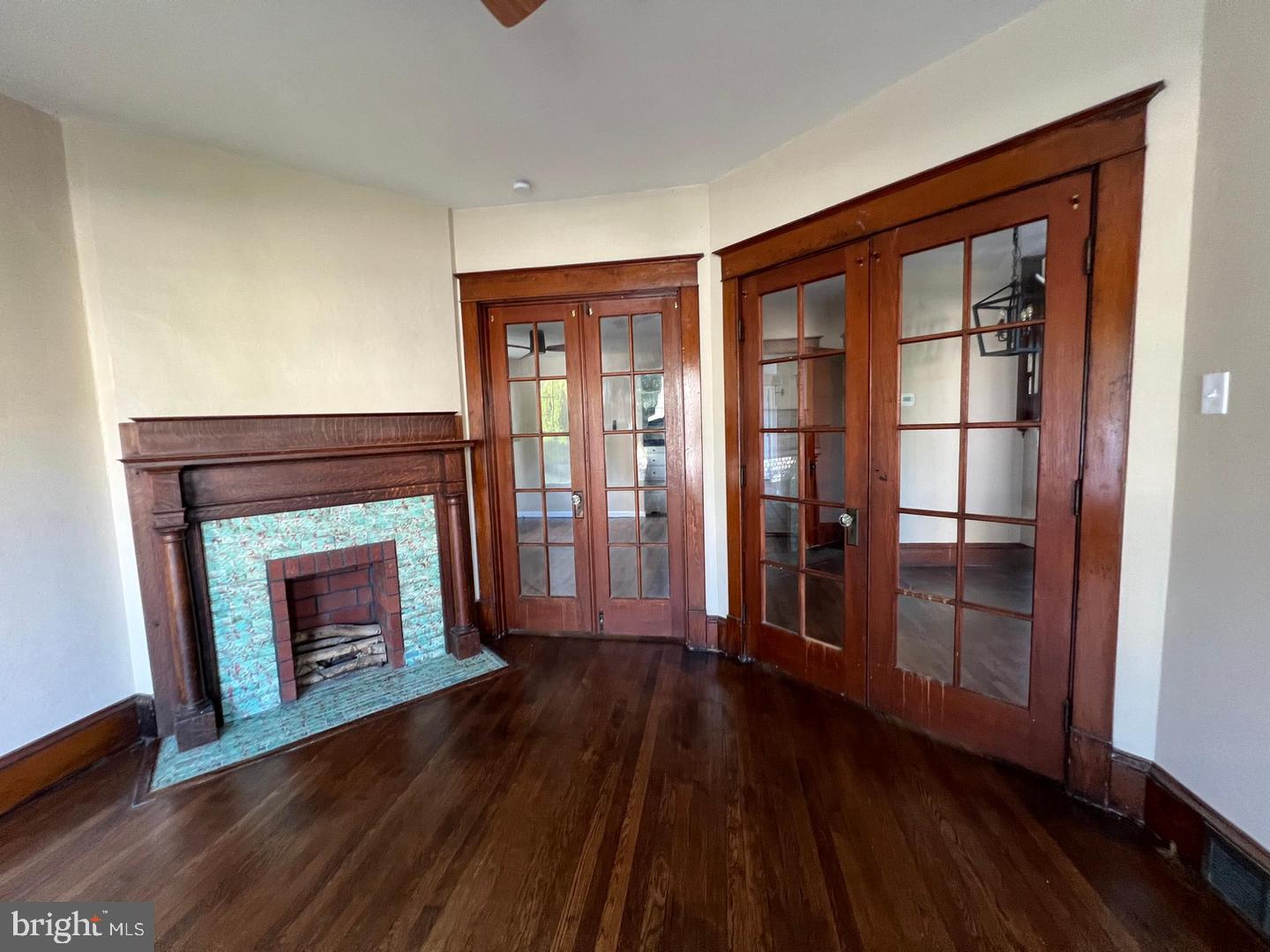 225 Vine St Property Photo 19