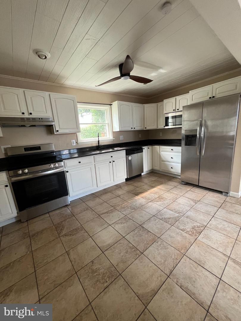 225 Vine St Property Photo 44
