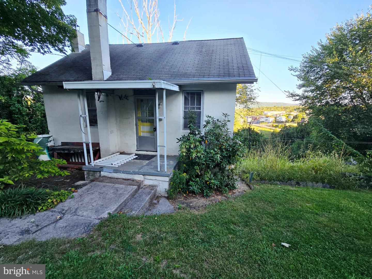 523 Princeton St Property Photo 1