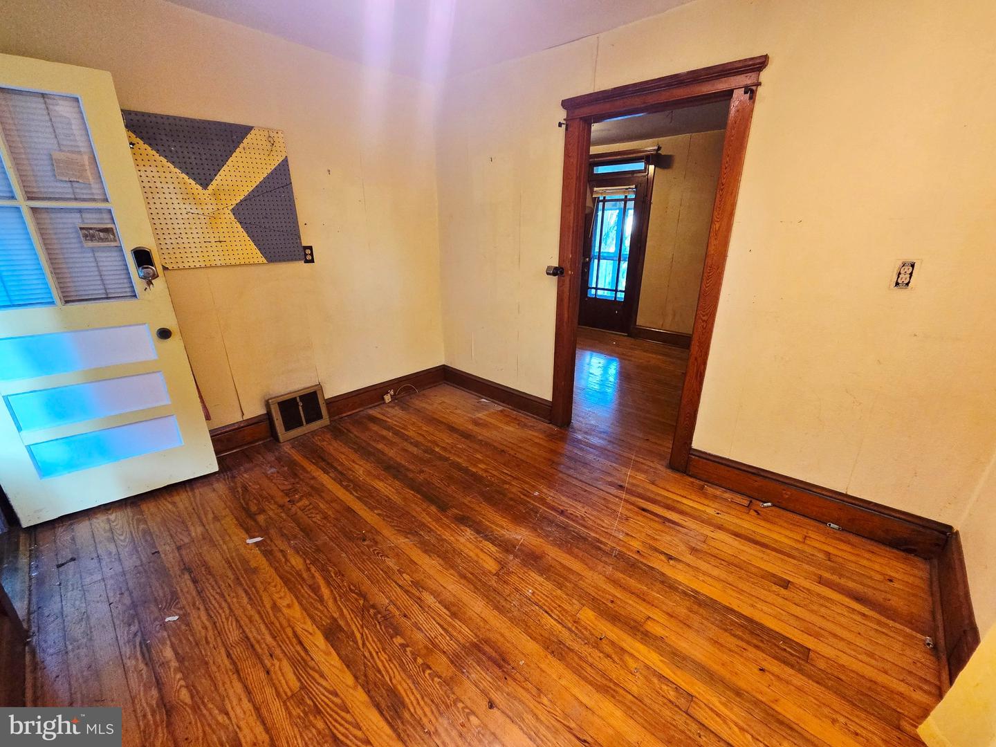 523 Princeton St Property Photo 8