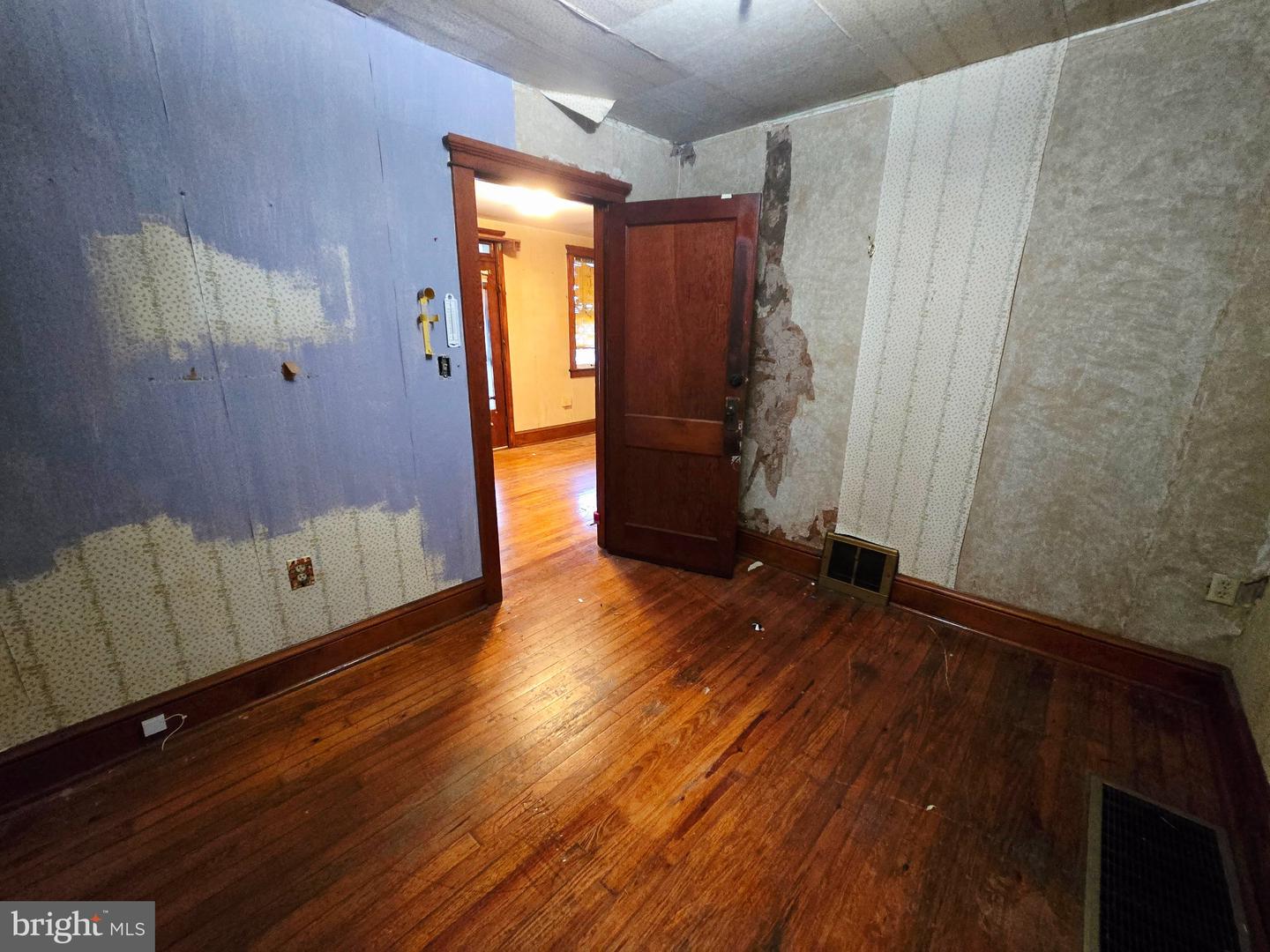 523 Princeton St Property Photo 16