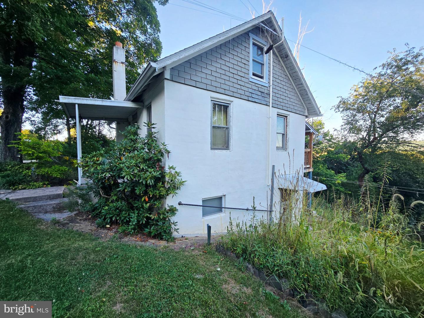 523 Princeton St Property Photo 33