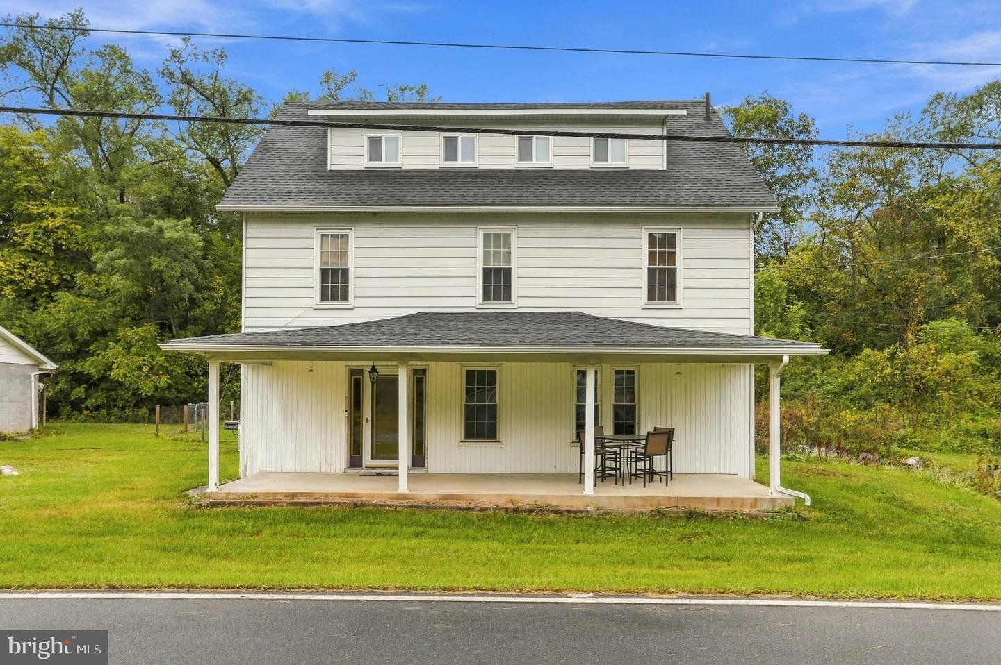 22607 Gilpin Rd Ne Property Photo 1