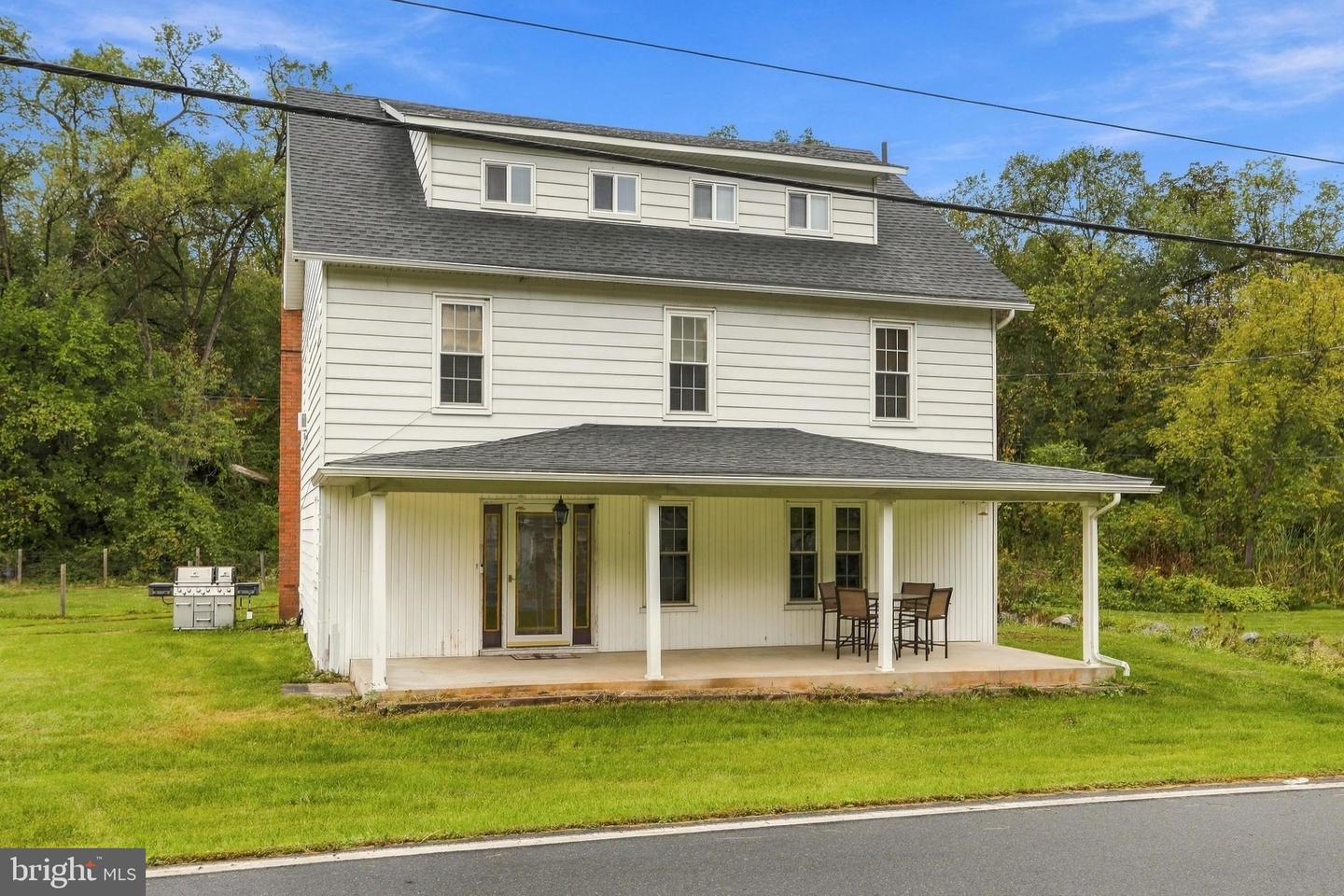 22607 Gilpin Rd Ne Property Photo 2