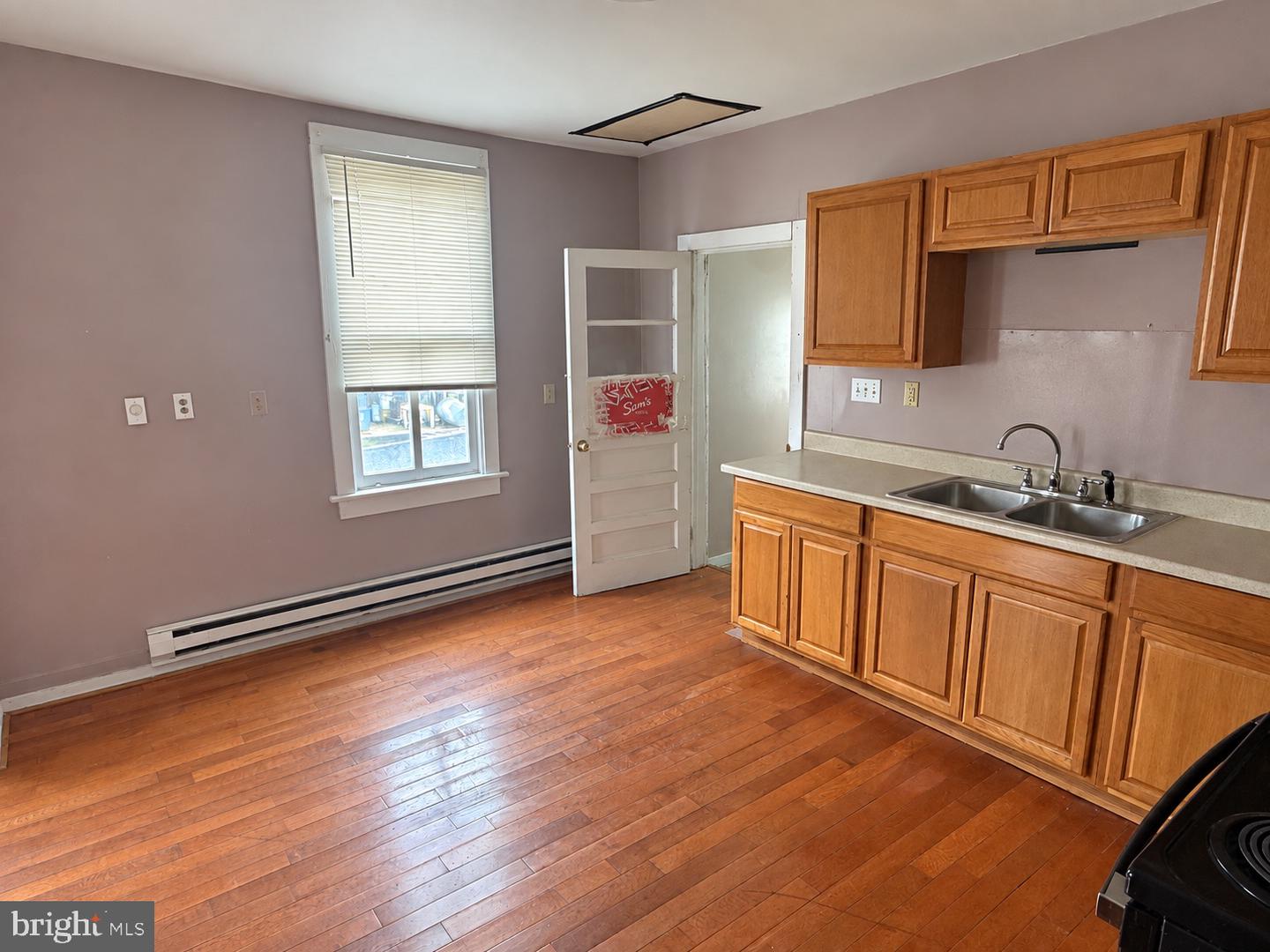 928 Glenwood St Property Photo 15