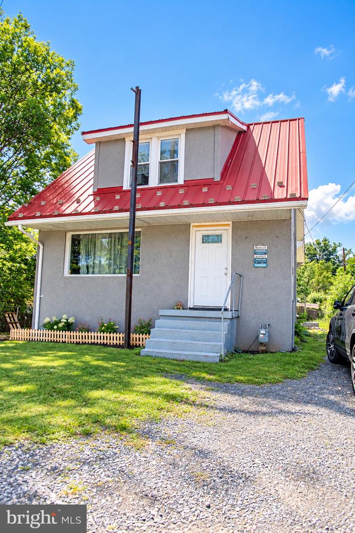 14526 MCMULLEN HWY SW Property Photo 1