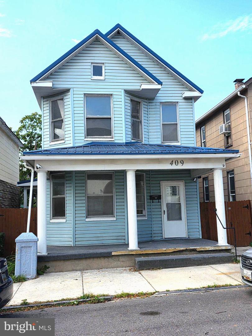409 ARCH ST Property Photo 1