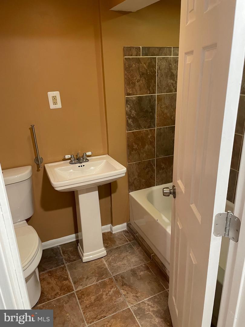 2909 E Federal St Property Photo 16