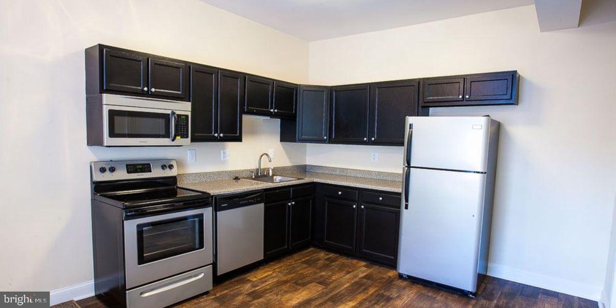 1123 N Eutaw St #2br Property Photo 23