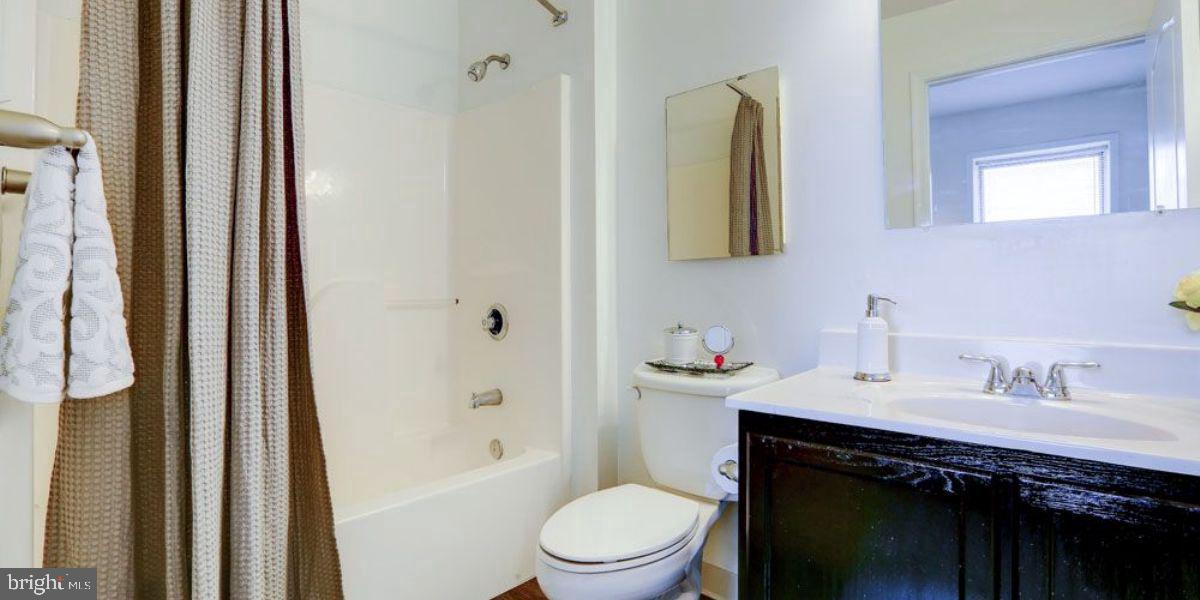 1123 N Eutaw St #2br Property Photo 29