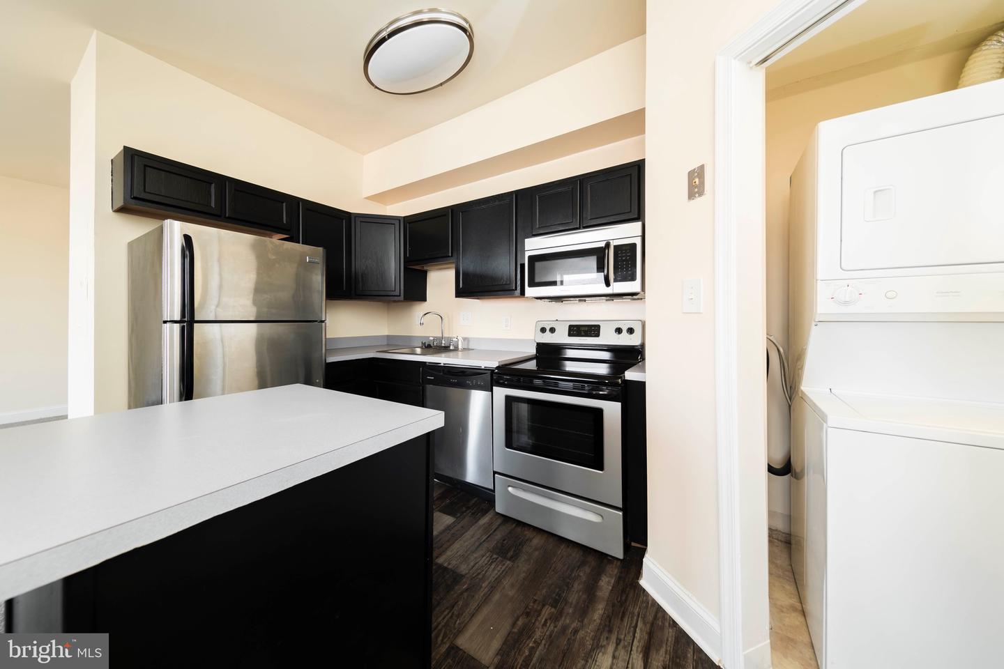 1123 N Eutaw St #2br Property Photo 34
