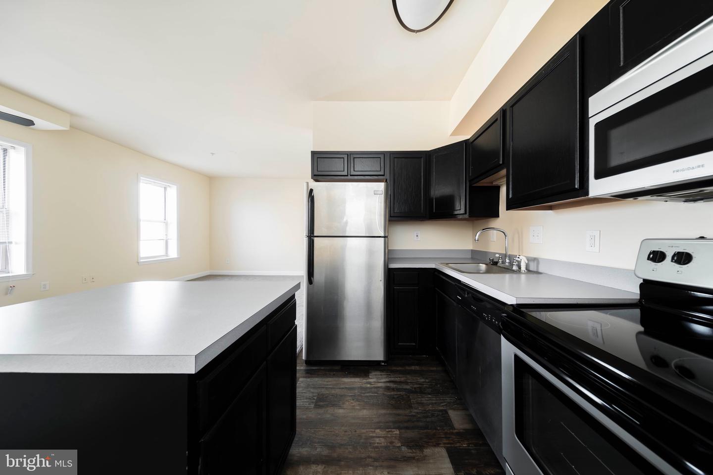 1123 N Eutaw St #2br Property Photo 35