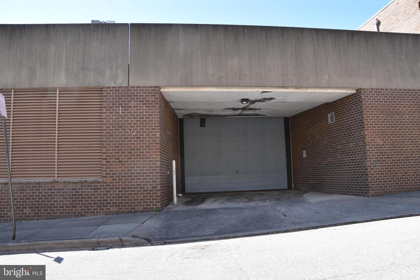 2001 Elgin Ave Property Photo 9