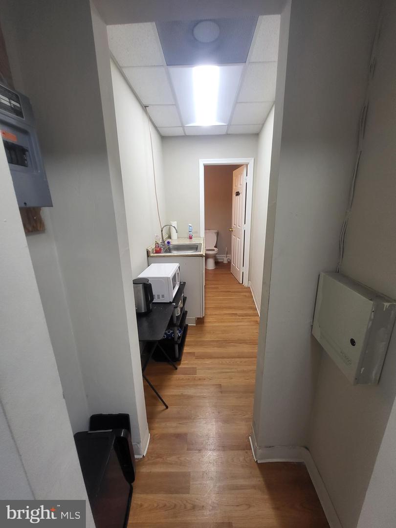 2 W 21st St #a5b Property Photo 17